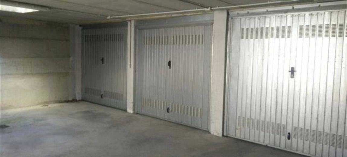 Garage, Posto Auto in Vendita a Airuno 10 000 €