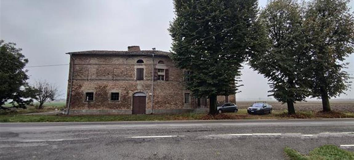 Villa indipendente a Soragna  in strada provinciale