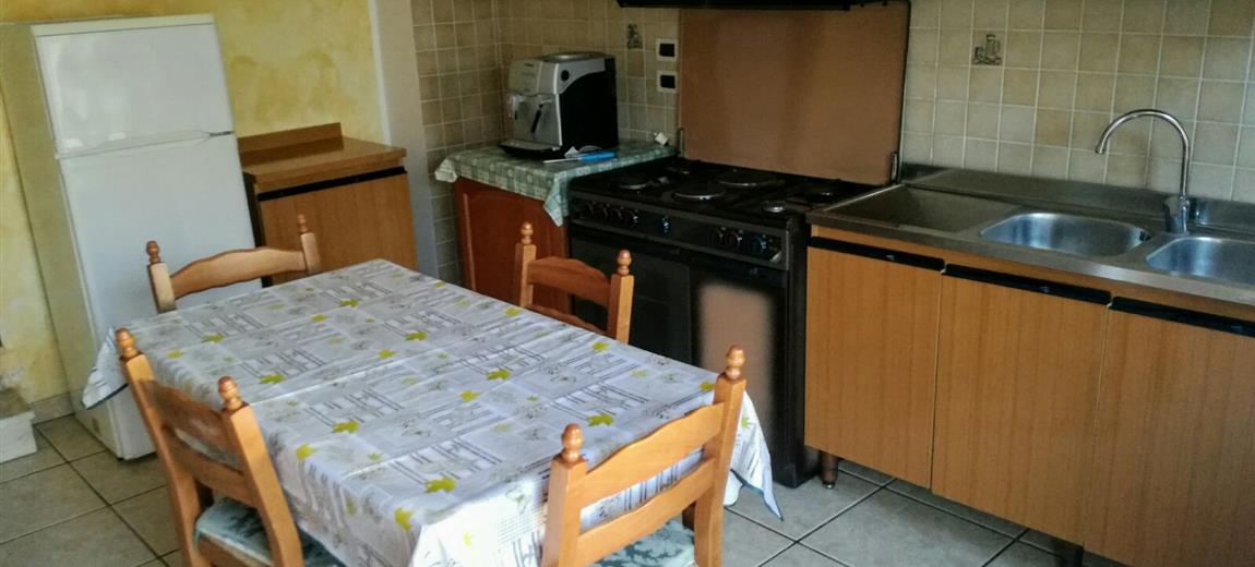 APPARTAMENTO cucina due stanze da letto ideale per Coppia,Famiglia con 1 figlio  o Studenti universitario