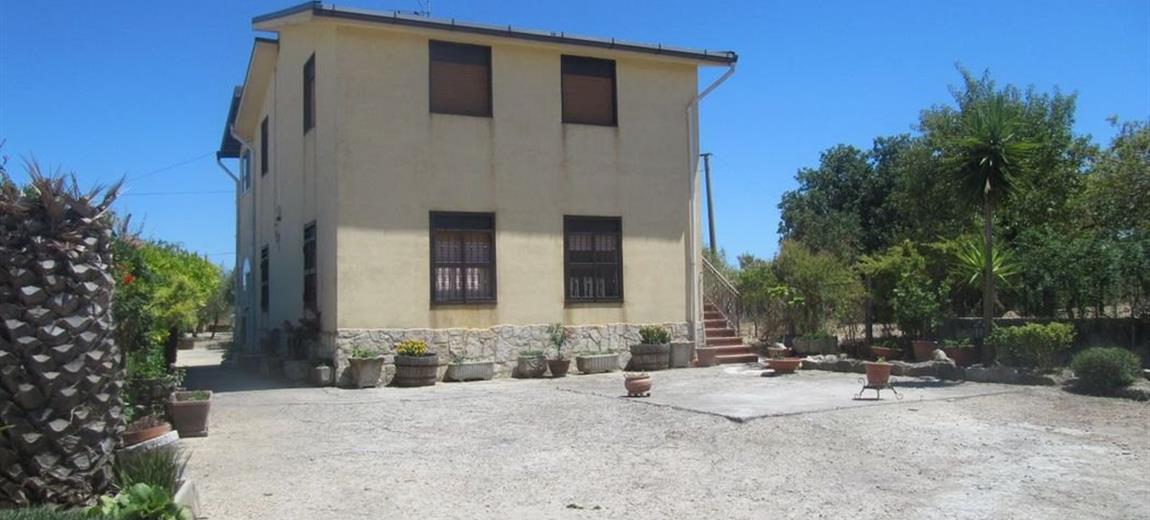 Villa in Vendita in Strada Provinciale 17 18 a Aragona