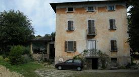 Villa Lena, villa singola da ristrutturare – 530 mq. e 8.000 mq. di terreno, Volta Mantovana, a pochi Kilometri dal Lago di Garda