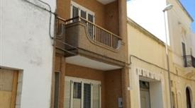 Casa  su due piani in vendita in via Nino Bixio, 23
