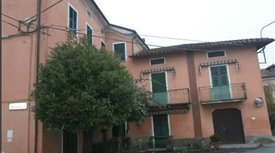 Vendesi casa rosa in Fraz. Pratalborato a Capriata d'Orba (AL)