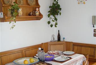 Cucina interno 2  - con portafinestra sulla terrazza del giardino Piemonte AL Belforte Monferrato