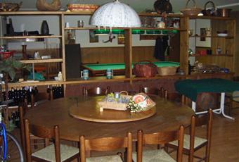 Taverna interno 2 molto ampia con zona bar, tavolo e biliardo. Piemonte AL Belforte Monferrato