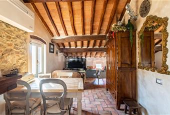 Ampio appartamento mansardato in pieno stile Toscana
