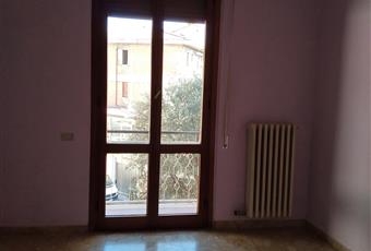 3 camere da letto da arredare, tutte con finestrone che da sul terrazzo, stanze ampie e ben luminose Toscana SI Chiusi