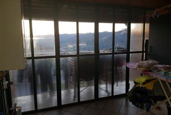 Ampia e luminosa lavanderia con relativo balcone coperto. Piemonte CN Sommariva Perno