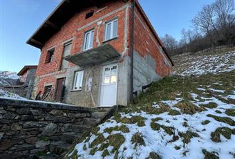 Vendesi abitazione in San Nazzaro Val Cavargna