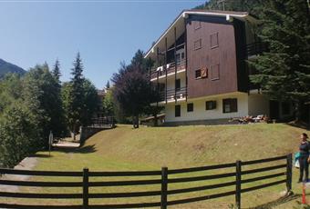 ampio giardino condominiale Valle d'Aosta AO Valtournenche