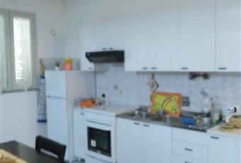 Sala con cucina a vista, molto luminosa, esposta su due lati c Sicilia RG Scicli