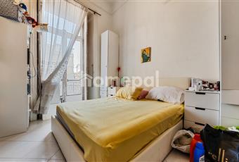 Camera da letto matrimoniale con balcone Campania NA Napoli