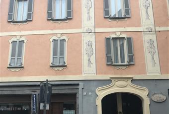 Edificio storico ristrutturato di recente cura nei dettagli  Piemonte VC Varallo
