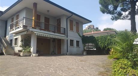 Villa in vendita in via Monte Grappa a Arzignano 