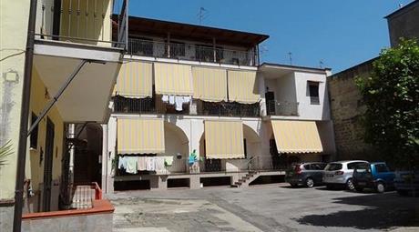 Casa di paese in vendita in via Caprera, 5