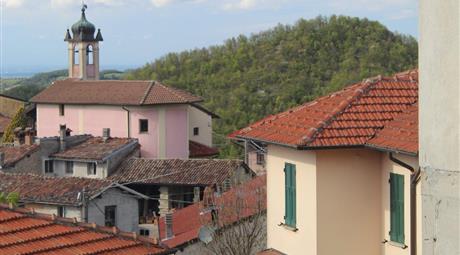 Vendesi Casale/cascina in Via C. Armellini a Stazzano (AL)