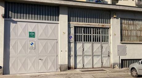 Box auto in vendita in via Passo Buole 170 a Torino 