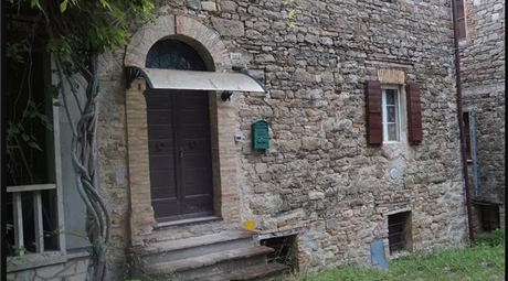 Vendesi casa  in pietra in Località S. Venanzo a Cingoli (MC) 