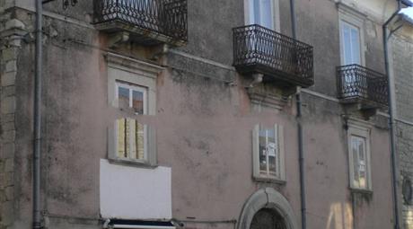 Palazzo - Edificio in Vendita a Montagano