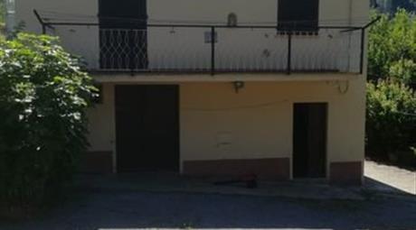 Casa Indipendente in Vendita in Via Rivo Fico Ruemà 20 a Serra Riccò