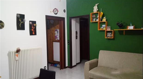Appartamento in vendita in via Monsignore Giovanni Longoni a Canzo