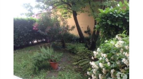 Baveno Feriolo - a pochi passi dal lago-appartamento autonomo con giardino privato e posto auto es