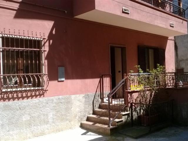 casa indipendente in vendita a Strongoli