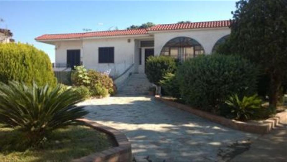 Homepal Villa in vendita a Giugliano